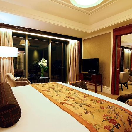 Wyndham Grand Plaza Royale Oriental Shanghai Exterior photo