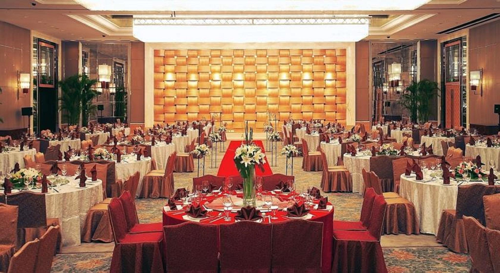 Wyndham Grand Plaza Royale Oriental Shanghai Exterior photo