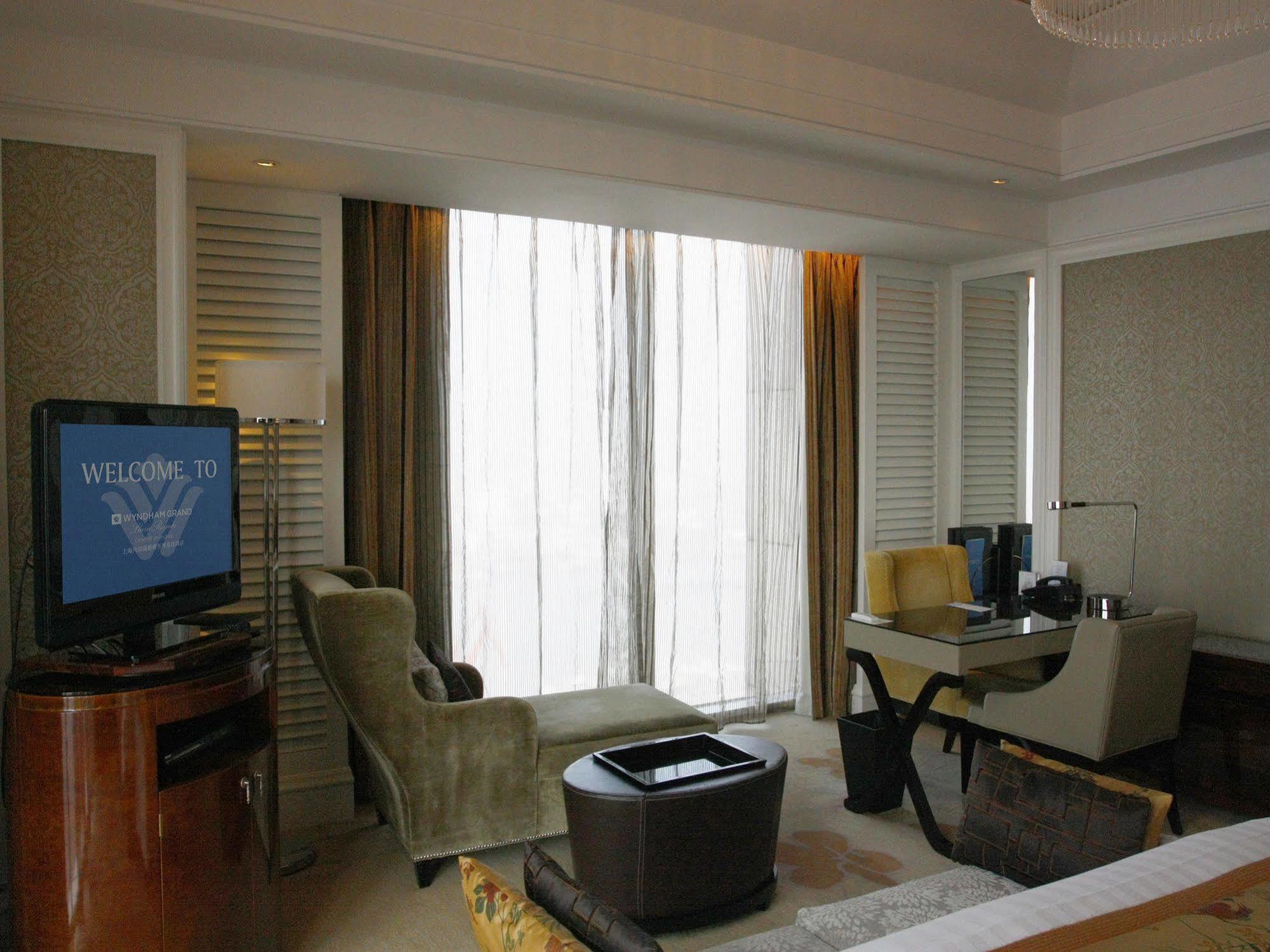 Wyndham Grand Plaza Royale Oriental Shanghai Exterior photo