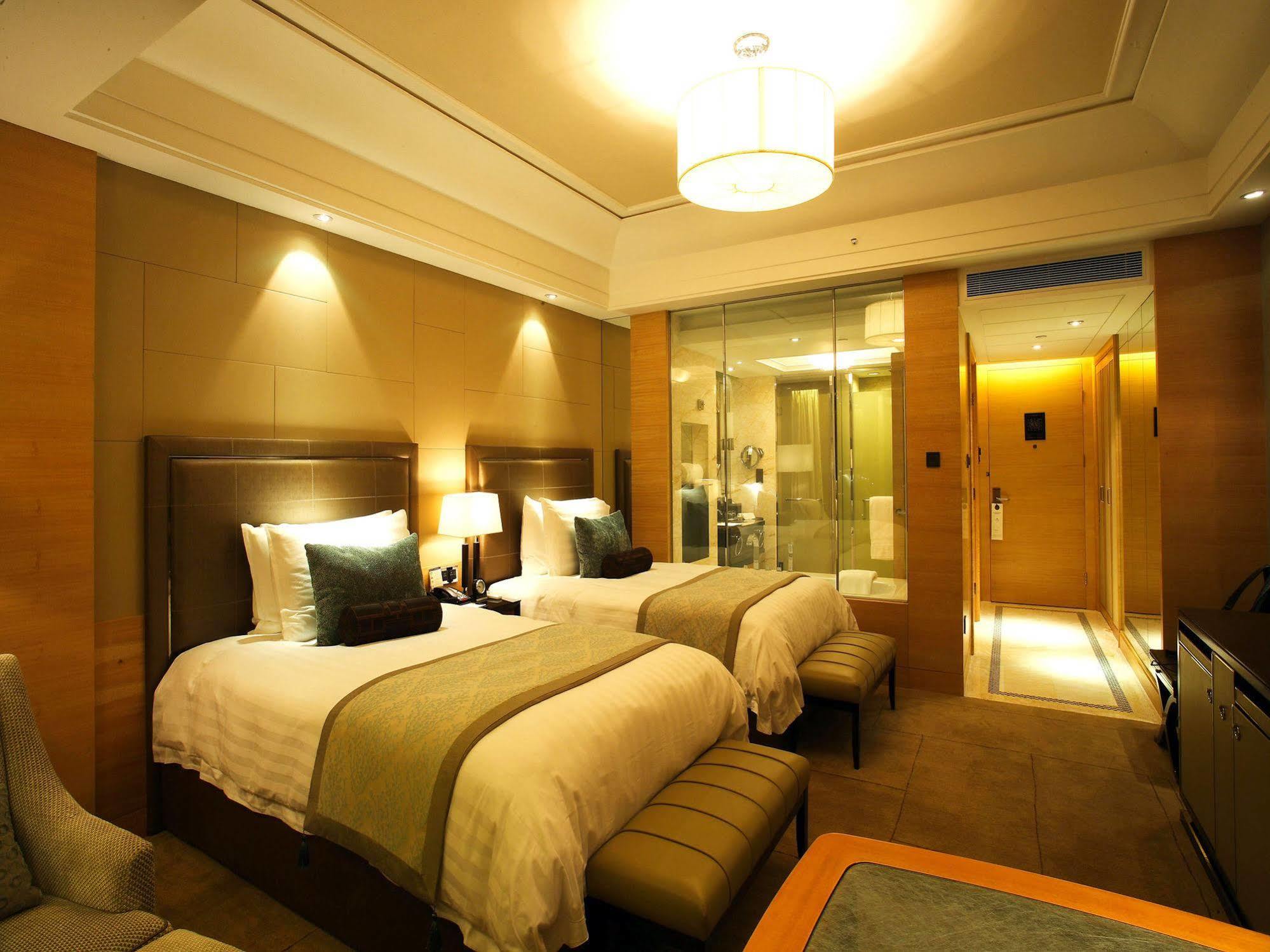 Wyndham Grand Plaza Royale Oriental Shanghai Exterior photo